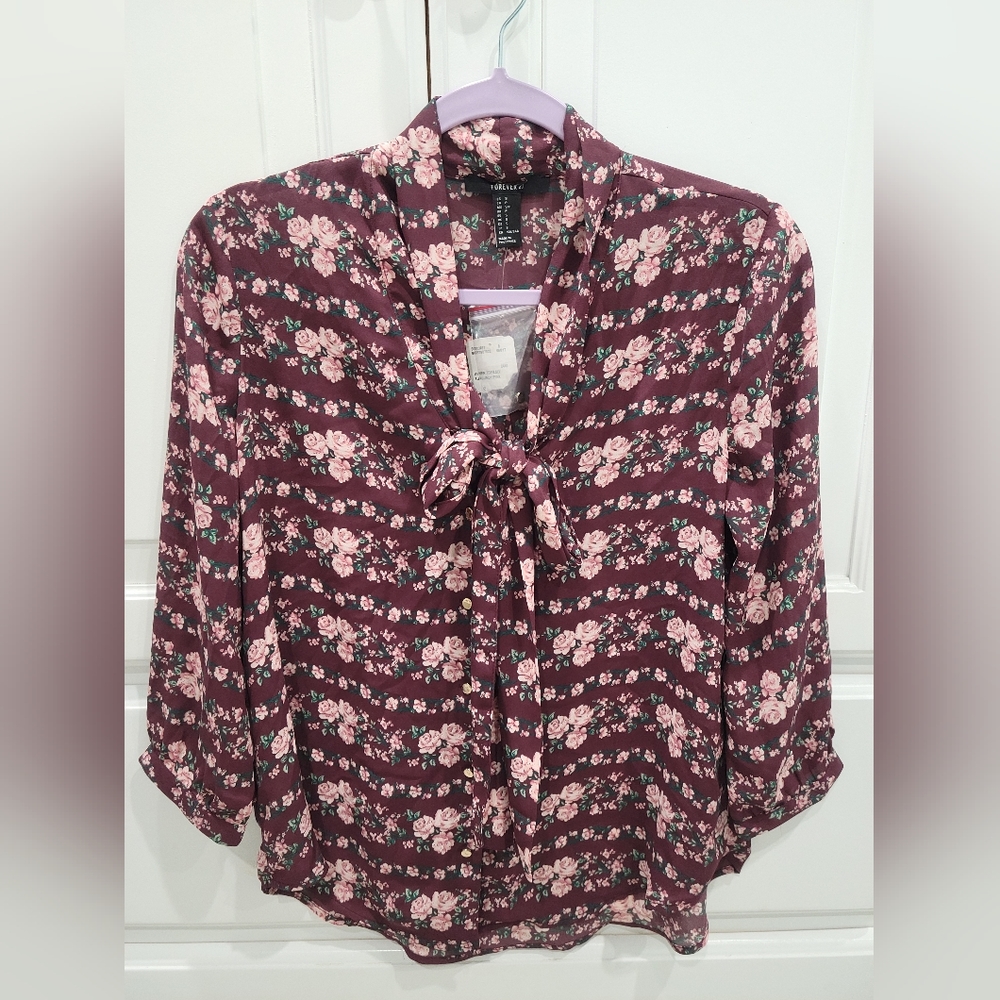 Burgundy/Pink floral Woven long-sleeved